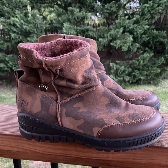 OTBT Fanfare Waterproof Leather Snow Boot Sz- 7 - Picture 2 of 7